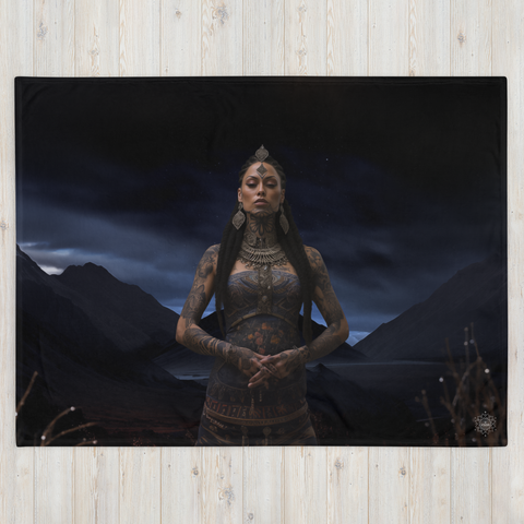 Hine-Nui-Te-Pō Goddess Throw Blanket